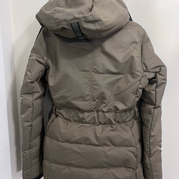 Canada Goose
McKenna Jacket - Picture 4 of 13